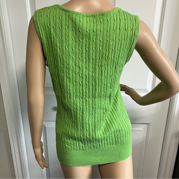 Neva | Green sleeveless camisole - Picture 2 of 5